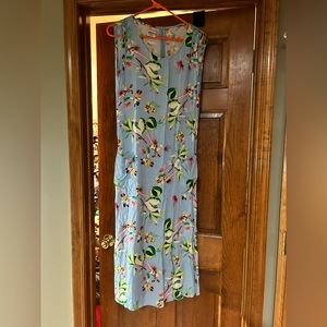 Disney Sleeveless Sundress. Zipper in back. Cinched sleeve detail.